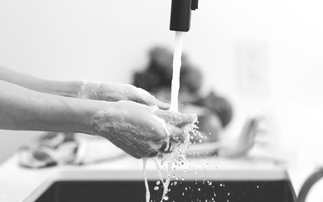 bw-cooking-hands-handwashing-health-545013